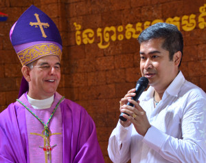 Addressing the assembly at the end of the Holy Mass, under the protecting look of Father Kiké